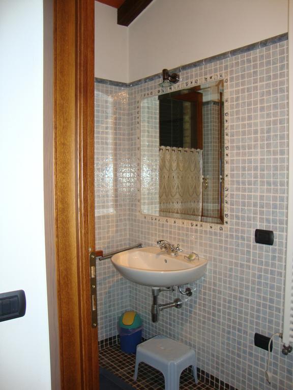 Casa Dell' Abbondanza B&B Agriturismo Vigoleno Luaran gambar