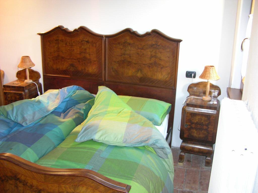 Casa Dell' Abbondanza B&B Agriturismo Vigoleno Bilik gambar
