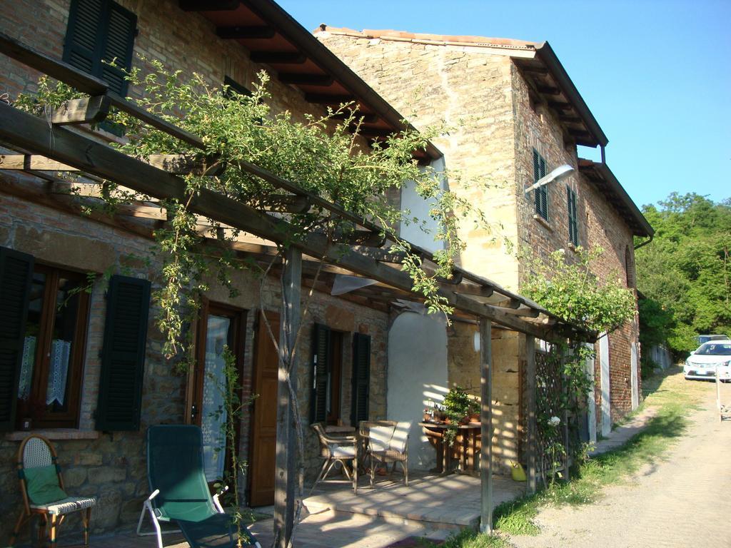 Casa Dell' Abbondanza B&B Agriturismo Vigoleno Luaran gambar